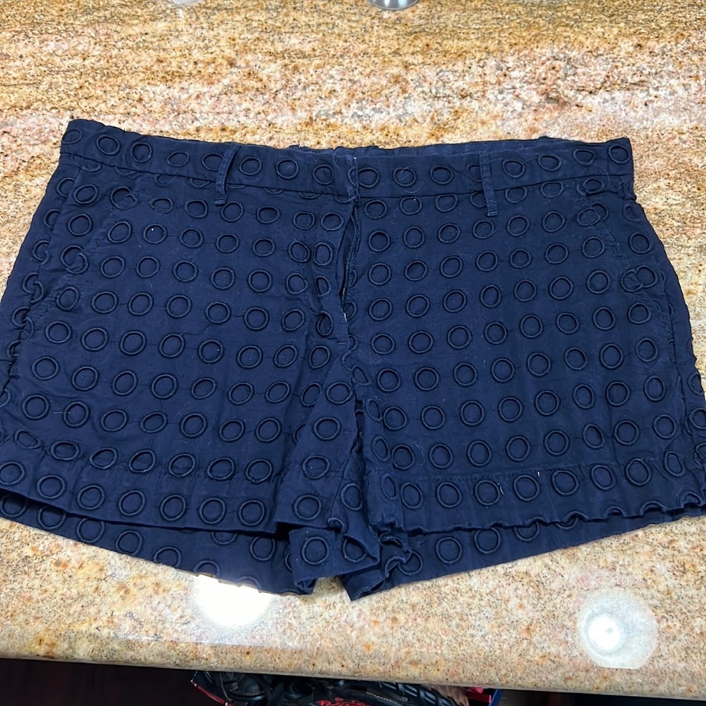Navy blue circle texture GAP shorts. Size 4 great condition